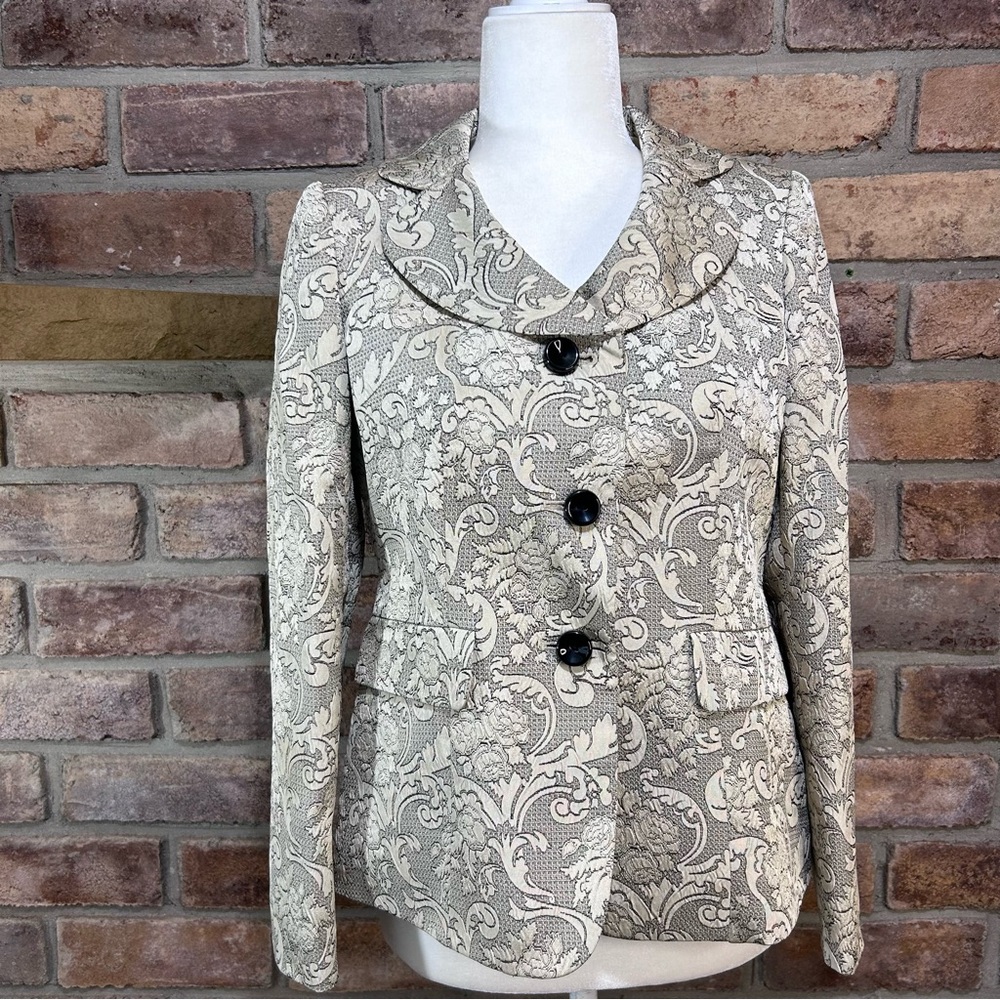 Evan Picone Cream Blazer with Notched Lapel and Textured Brocade Fabric